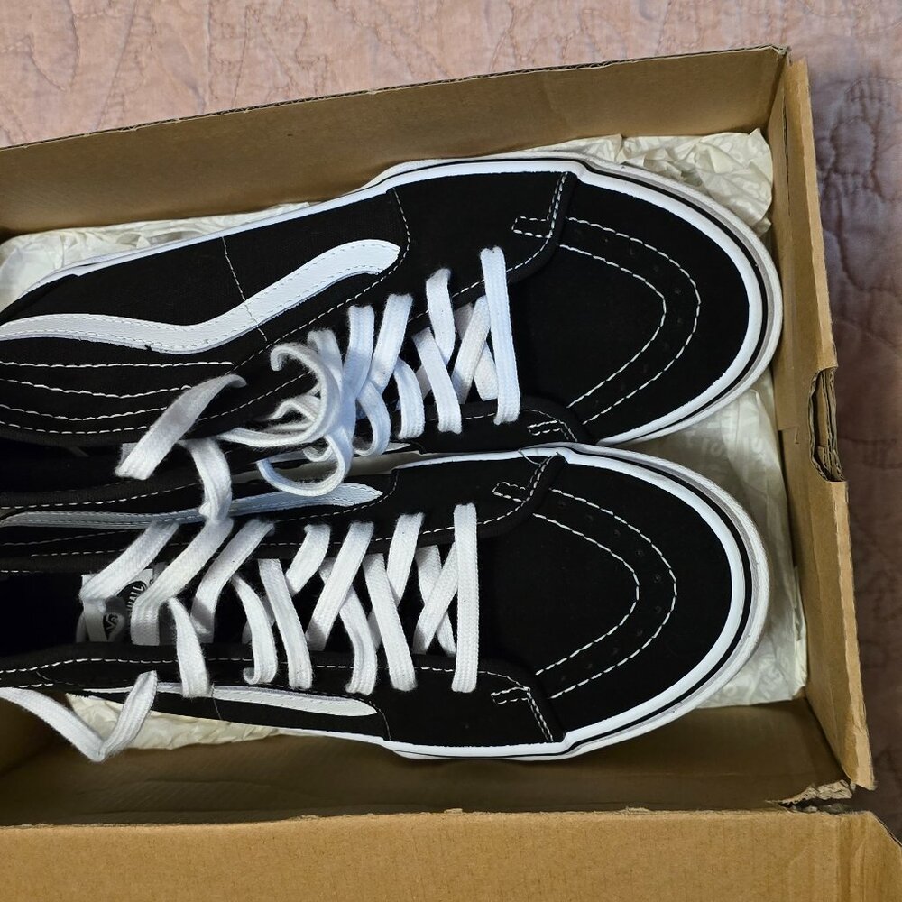 Vans - Picture 3 of 5